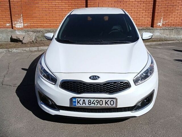 Белый Киа Сид, объемом двигателя 1.59 л и пробегом 115 тыс. км за 13800 $, фото 1 на Automoto.ua