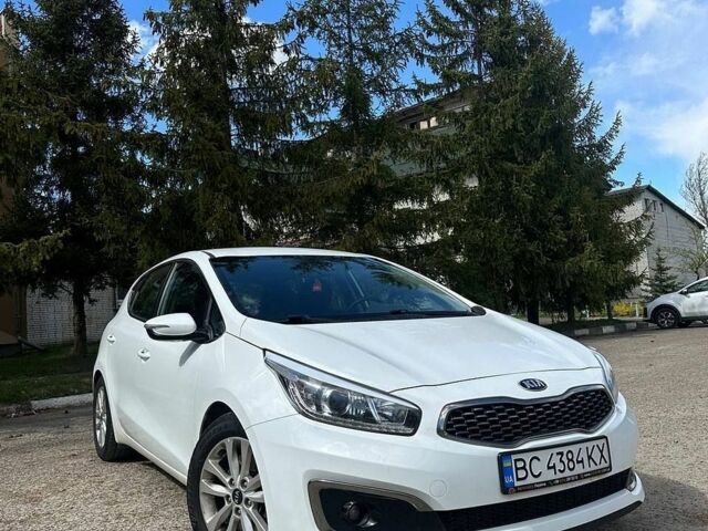 Белый Киа Сид, объемом двигателя 1.59 л и пробегом 65 тыс. км за 13700 $, фото 1 на Automoto.ua