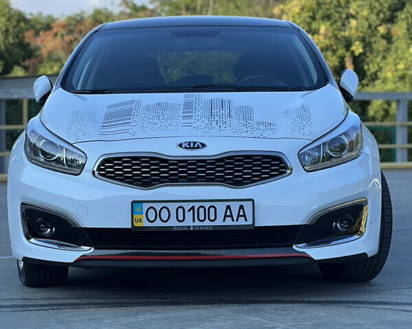 Белый Киа Сид, объемом двигателя 1.6 л и пробегом 81 тыс. км за 16000 $, фото 1 на Automoto.ua