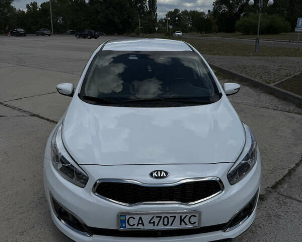 Белый Киа Сид, объемом двигателя 1.6 л и пробегом 106 тыс. км за 14500 $, фото 1 на Automoto.ua
