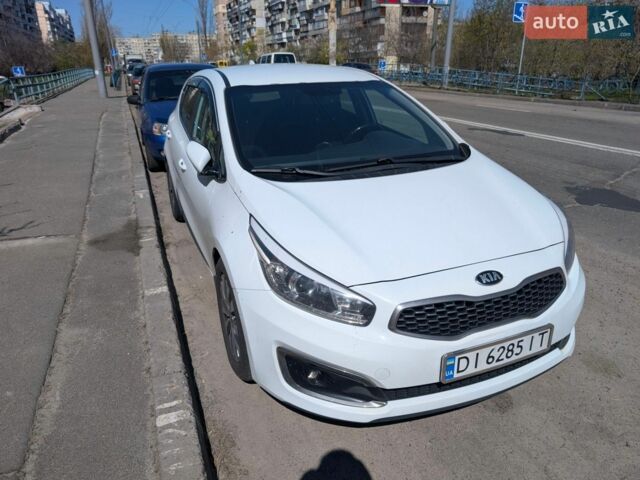 Белый Киа Сид, объемом двигателя 1.58 л и пробегом 245 тыс. км за 10300 $, фото 1 на Automoto.ua