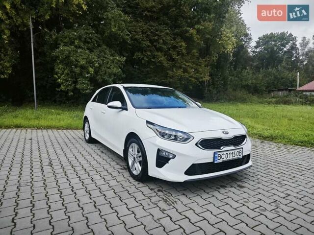Белый Киа Сид, объемом двигателя 1.35 л и пробегом 59 тыс. км за 18500 $, фото 1 на Automoto.ua