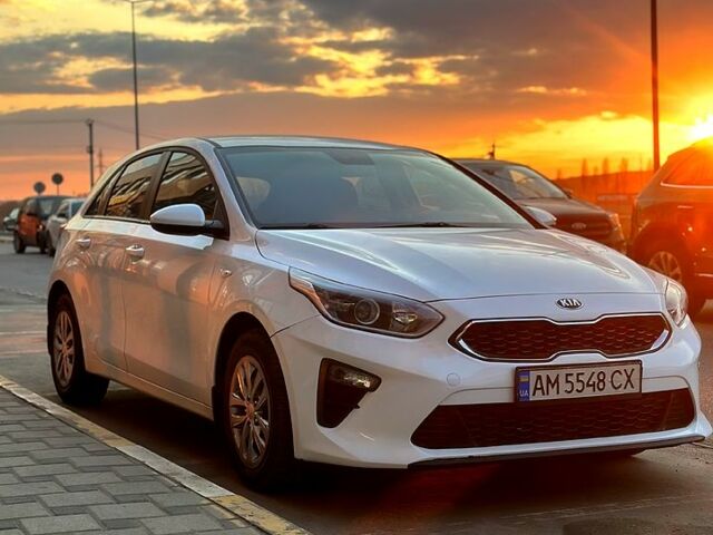 Білий Кіа Сід, об'ємом двигуна 1.6 л та пробігом 170 тис. км за 12500 $, фото 1 на Automoto.ua