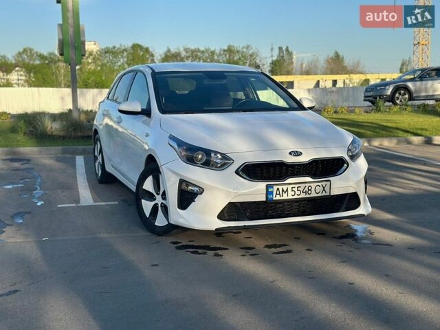 Білий Кіа Сід, об'ємом двигуна 1.59 л та пробігом 178 тис. км за 12000 $, фото 1 на Automoto.ua
