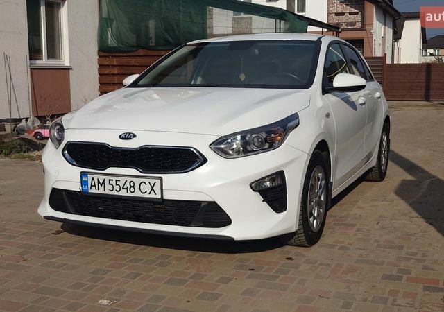Белый Киа Сид, объемом двигателя 1.59 л и пробегом 169 тыс. км за 11000 $, фото 1 на Automoto.ua
