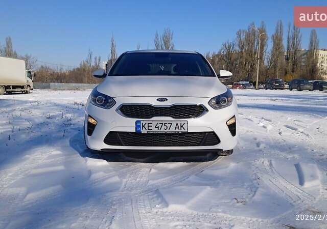 Белый Киа Сид, объемом двигателя 1.59 л и пробегом 39 тыс. км за 14900 $, фото 1 на Automoto.ua