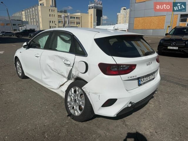 Белый Киа Сид, объемом двигателя 1.59 л и пробегом 30 тыс. км за 11800 $, фото 1 на Automoto.ua