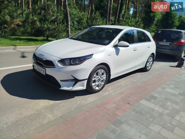Белый Киа Сид, объемом двигателя 1.59 л и пробегом 32 тыс. км за 18500 $, фото 1 на Automoto.ua