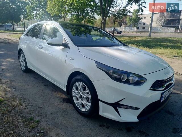 Белый Киа Сид, объемом двигателя 1.59 л и пробегом 33 тыс. км за 17500 $, фото 1 на Automoto.ua