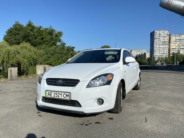 Білий Кіа Сід, об'ємом двигуна 1.6 л та пробігом 187 тис. км за 4500 $, фото 1 на Automoto.ua
