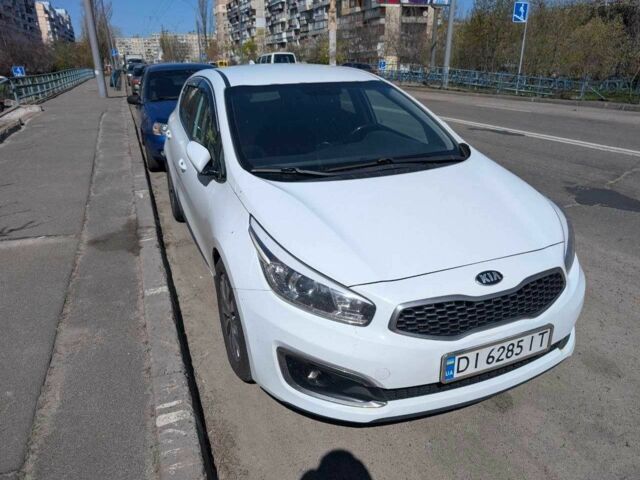 Белый Киа Сид, объемом двигателя 1.6 л и пробегом 250 тыс. км за 8773 $, фото 1 на Automoto.ua