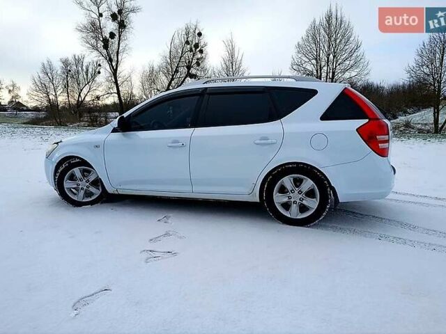 Білий Кіа Сід, об'ємом двигуна 1.6 л та пробігом 25 тис. км за 5500 $, фото 1 на Automoto.ua