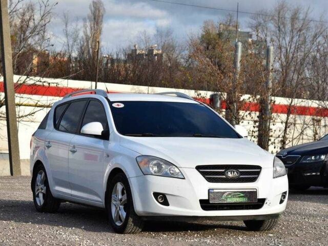 Белый Киа Сид, объемом двигателя 1.4 л и пробегом 252 тыс. км за 5499 $, фото 1 на Automoto.ua