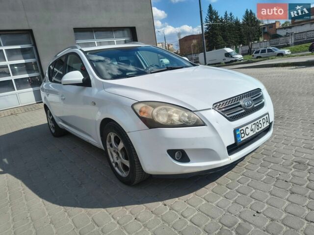 Белый Киа Сид, объемом двигателя 1.99 л и пробегом 289 тыс. км за 5000 $, фото 1 на Automoto.ua