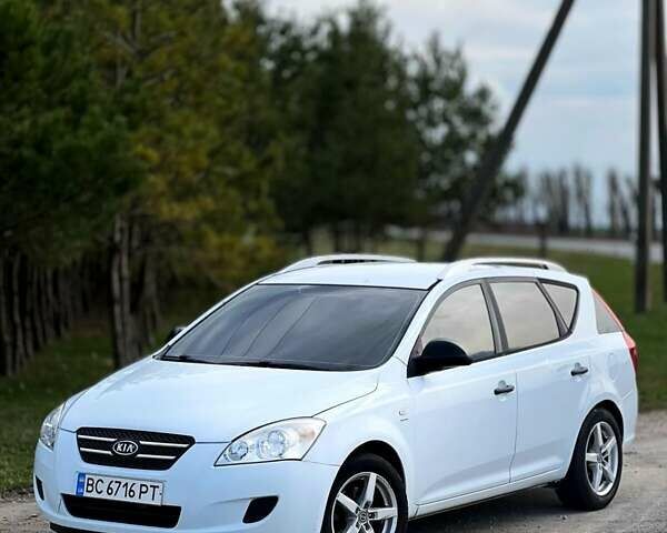 Білий Кіа Сід, об'ємом двигуна 1.4 л та пробігом 238 тис. км за 4700 $, фото 1 на Automoto.ua