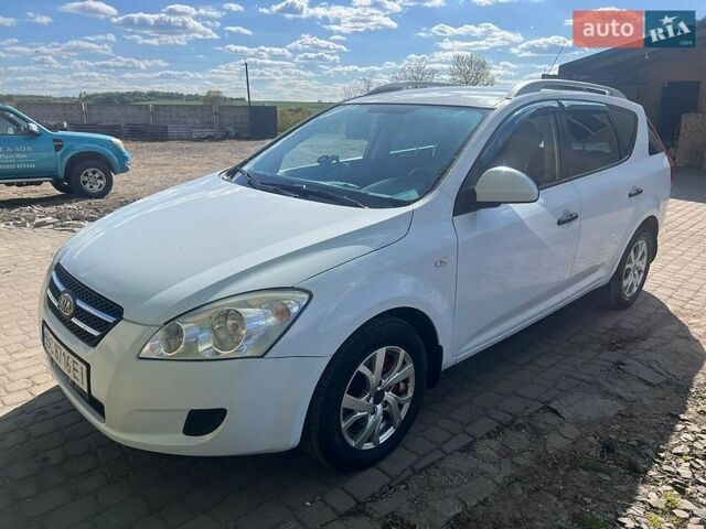 Белый Киа Сид, объемом двигателя 1.58 л и пробегом 209 тыс. км за 5300 $, фото 1 на Automoto.ua