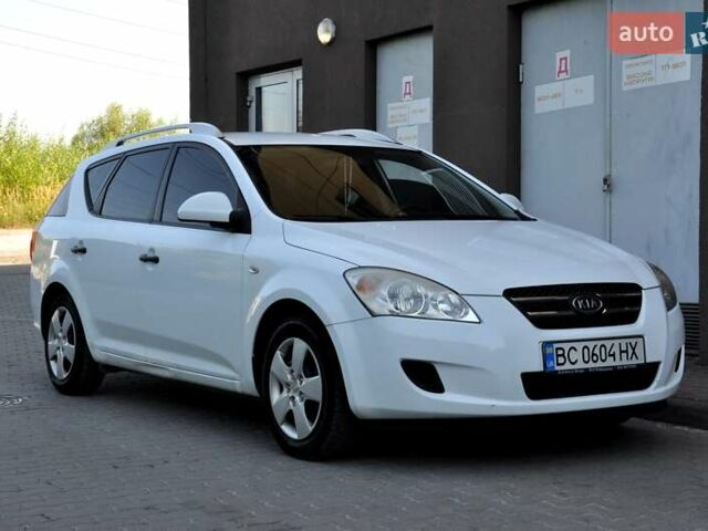 Білий Кіа Сід, об'ємом двигуна 1.4 л та пробігом 221 тис. км за 4800 $, фото 1 на Automoto.ua