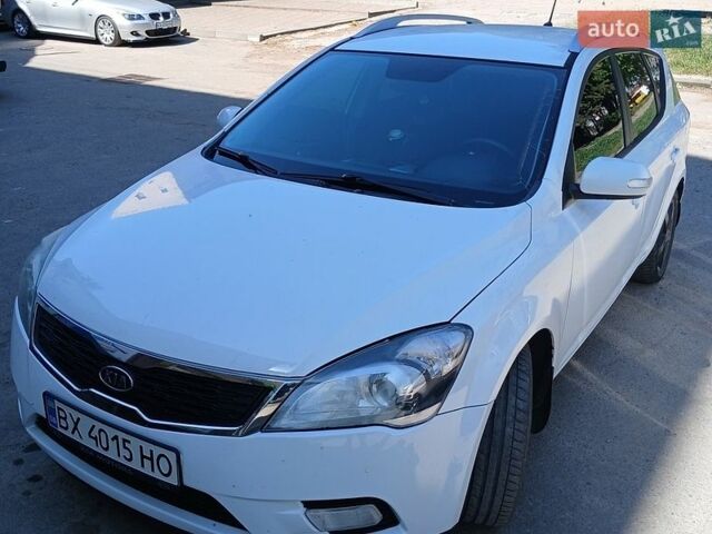Белый Киа Сид, объемом двигателя 1.6 л и пробегом 265 тыс. км за 6800 $, фото 1 на Automoto.ua