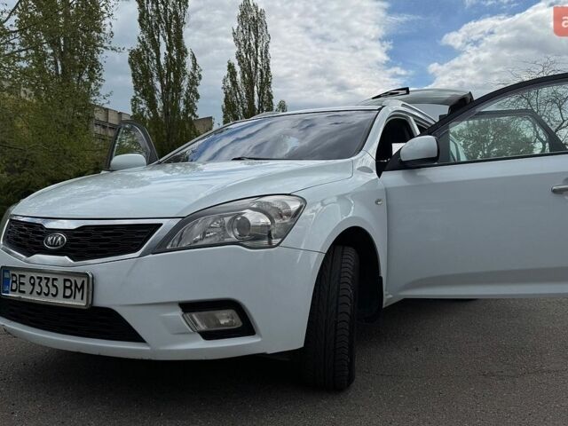 Белый Киа Сид, объемом двигателя 1.59 л и пробегом 345 тыс. км за 6300 $, фото 1 на Automoto.ua