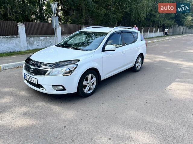 Белый Киа Сид, объемом двигателя 1.58 л и пробегом 278 тыс. км за 7300 $, фото 1 на Automoto.ua
