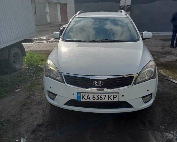 Белый Киа Сид, объемом двигателя 1.4 л и пробегом 192 тыс. км за 6000 $, фото 1 на Automoto.ua