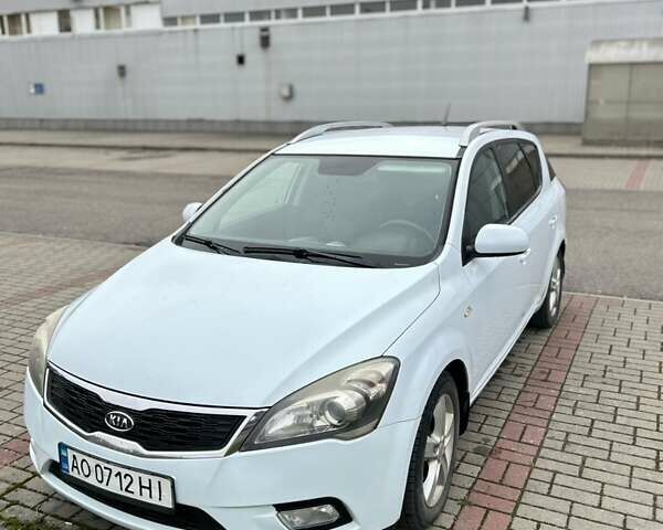 Білий Кіа Сід, об'ємом двигуна 1.58 л та пробігом 289 тис. км за 5800 $, фото 1 на Automoto.ua