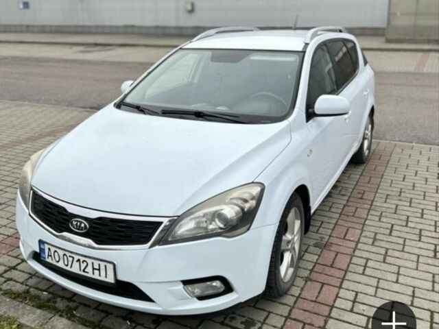 Белый Киа Сид, объемом двигателя 1.6 л и пробегом 300 тыс. км за 5500 $, фото 1 на Automoto.ua