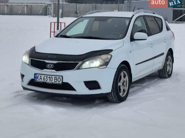 Белый Киа Сид, объемом двигателя 1.59 л и пробегом 293 тыс. км за 4900 $, фото 1 на Automoto.ua