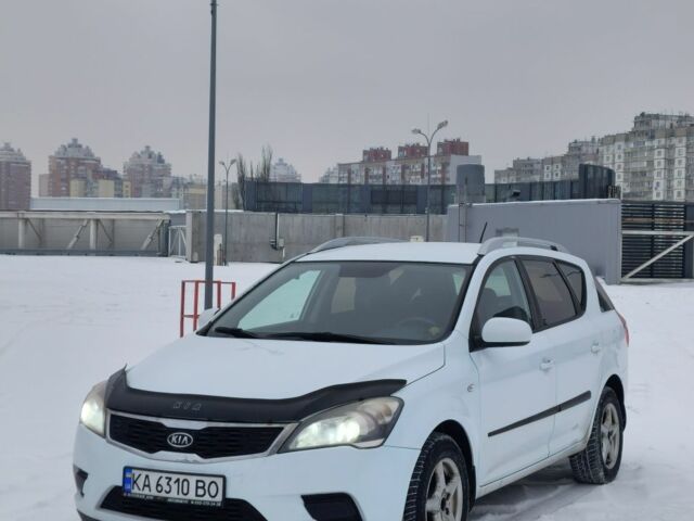 Білий Кіа Сід, об'ємом двигуна 1.6 л та пробігом 293 тис. км за 4900 $, фото 1 на Automoto.ua