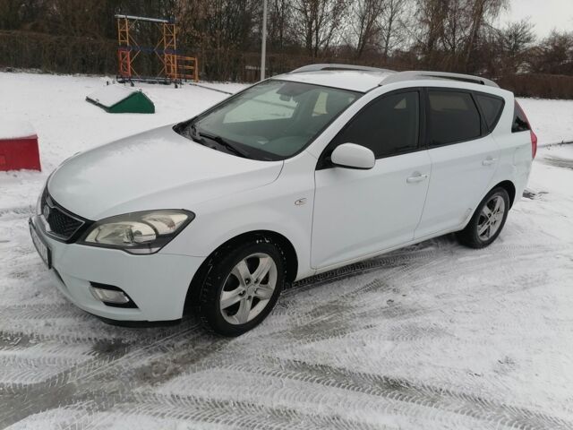 Білий Кіа Сід, об'ємом двигуна 1.6 л та пробігом 350 тис. км за 7200 $, фото 1 на Automoto.ua