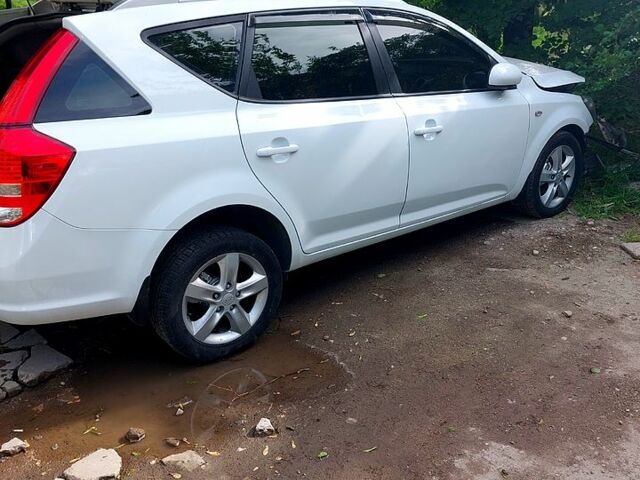 Білий Кіа Сід, об'ємом двигуна 1.6 л та пробігом 234 тис. км за 5000 $, фото 1 на Automoto.ua