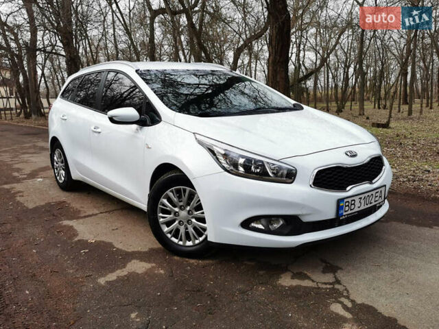 Белый Киа Сид, объемом двигателя 1.58 л и пробегом 142 тыс. км за 11300 $, фото 1 на Automoto.ua