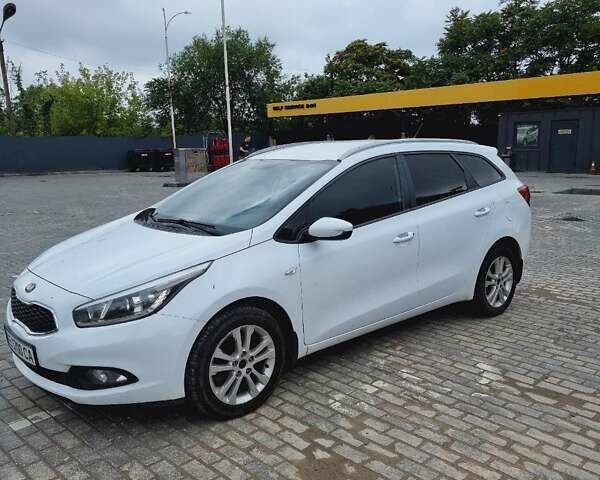 Белый Киа Сид, объемом двигателя 1.4 л и пробегом 200 тыс. км за 7500 $, фото 1 на Automoto.ua