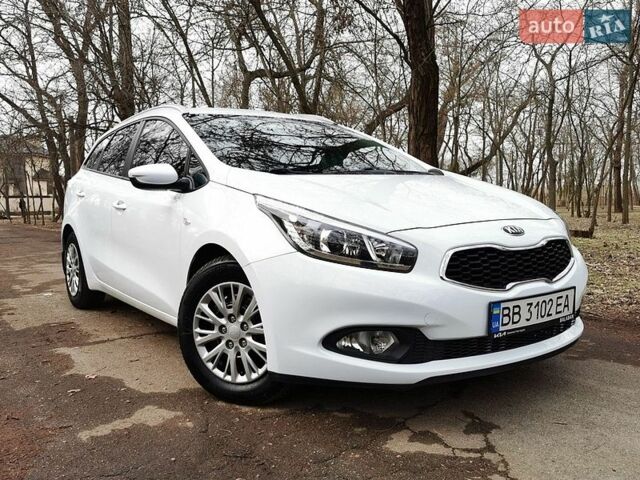 Белый Киа Сид, объемом двигателя 1.58 л и пробегом 143 тыс. км за 11300 $, фото 1 на Automoto.ua