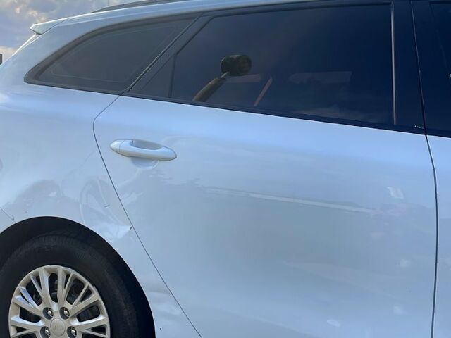 Білий Кіа Сід, об'ємом двигуна 1.6 л та пробігом 262 тис. км за 7500 $, фото 1 на Automoto.ua