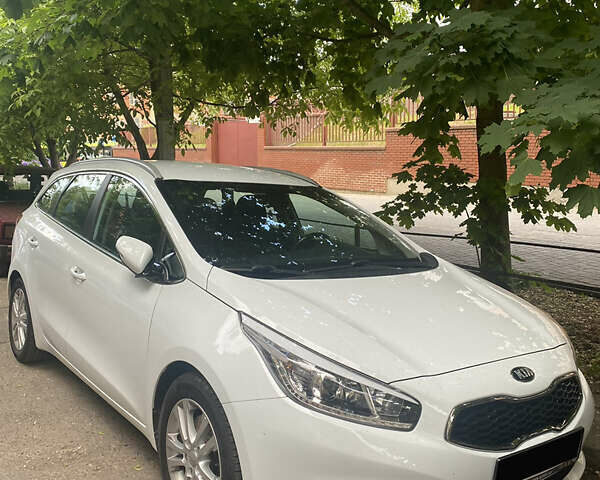 Білий Кіа Сід, об'ємом двигуна 1.61 л та пробігом 248 тис. км за 8300 $, фото 1 на Automoto.ua