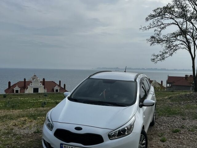 Белый Киа Сид, объемом двигателя 1.6 л и пробегом 160 тыс. км за 9000 $, фото 1 на Automoto.ua