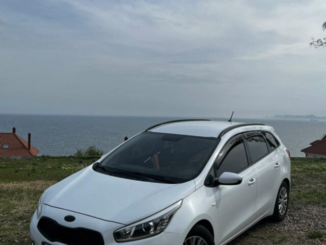 Білий Кіа Сід, об'ємом двигуна 1.6 л та пробігом 160 тис. км за 8600 $, фото 1 на Automoto.ua