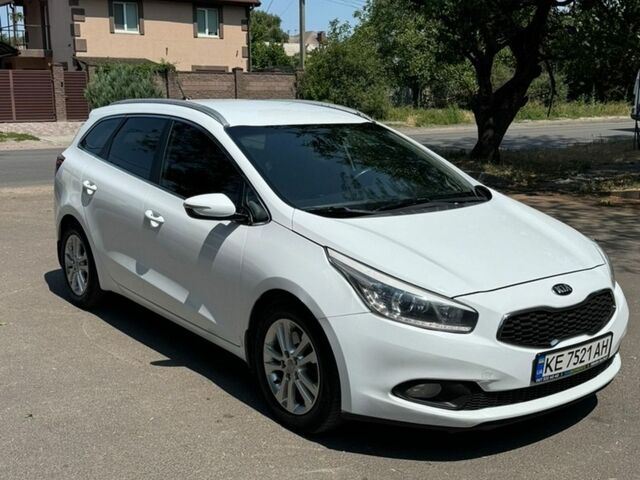 Білий Кіа Сід, об'ємом двигуна 1.58 л та пробігом 200 тис. км за 8200 $, фото 1 на Automoto.ua