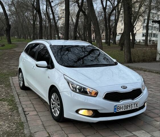 Белый Киа Сид, объемом двигателя 1.6 л и пробегом 273 тыс. км за 7100 $, фото 1 на Automoto.ua