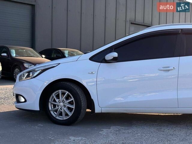 Белый Киа Сид, объемом двигателя 1.6 л и пробегом 141 тыс. км за 10990 $, фото 1 на Automoto.ua