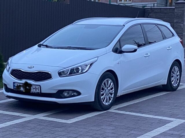 Белый Киа Сид, объемом двигателя 1.6 л и пробегом 200 тыс. км за 8100 $, фото 1 на Automoto.ua