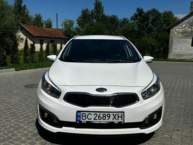 Белый Киа Сид, объемом двигателя 1.59 л и пробегом 184 тыс. км за 11300 $, фото 1 на Automoto.ua