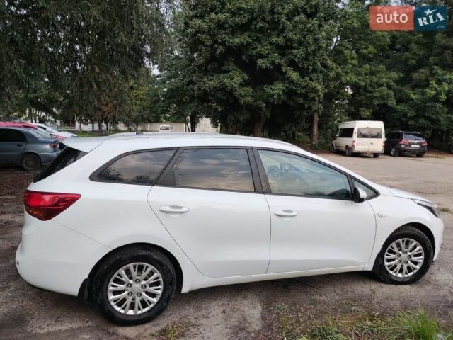Білий Кіа Сід, об'ємом двигуна 1.59 л та пробігом 209 тис. км за 8000 $, фото 1 на Automoto.ua