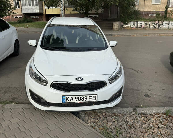 Белый Киа Сид, объемом двигателя 1.58 л и пробегом 138 тыс. км за 12000 $, фото 1 на Automoto.ua