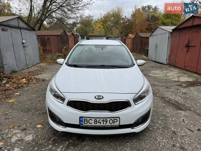 Кіа Сід 2016 у Дніпро (Дніпропетровську) на Automoto.ua Білий Кіа Сід, об'ємом двигуна 1.58 л та пробігом 197 тис. км за 8500 $, фото 1 на Automoto.ua