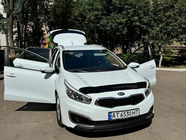 Белый Киа Сид, объемом двигателя 1.4 л и пробегом 206 тыс. км за 7999 $, фото 1 на Automoto.ua
