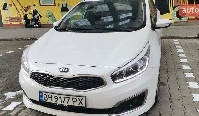 Белый Киа Сид, объемом двигателя 1.59 л и пробегом 78 тыс. км за 13500 $, фото 1 на Automoto.ua