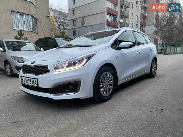 Білий Кіа Сід, об'ємом двигуна 1.6 л та пробігом 210 тис. км за 11200 $, фото 1 на Automoto.ua