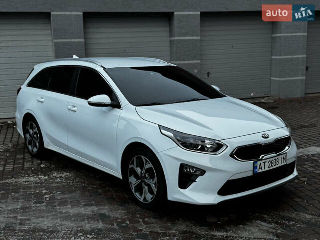 Белый Киа Сид, объемом двигателя 1.6 л и пробегом 240 тыс. км за 13950 $, фото 1 на Automoto.ua